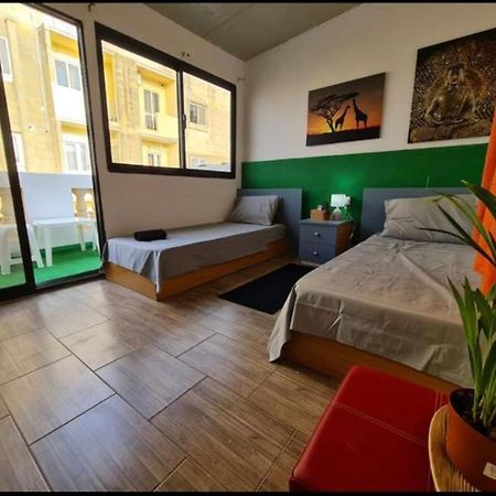 Room 6- Private Room With Private Terrace, Private Bathroom, Ac And Wifi Sliema Ngoại thất bức ảnh