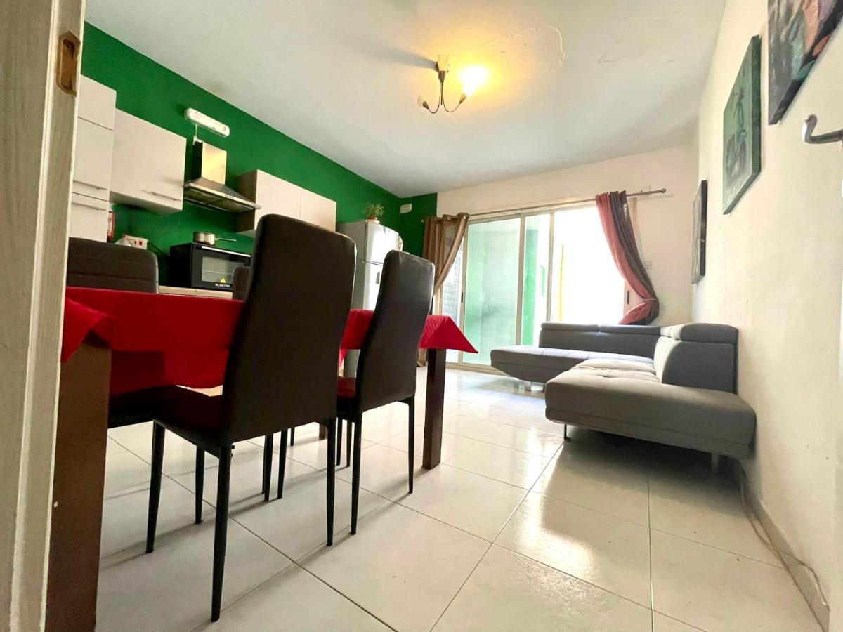 Room 6- Private Room With Private Terrace, Private Bathroom, Ac And Wifi Sliema Ngoại thất bức ảnh